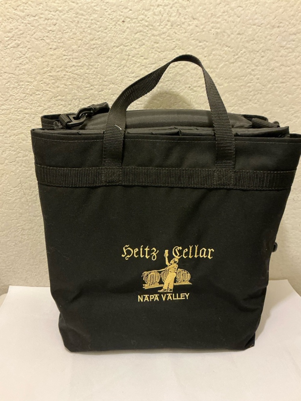 Chill n go Heitz Cellar Napa Valley Black insulated Duffel Tote